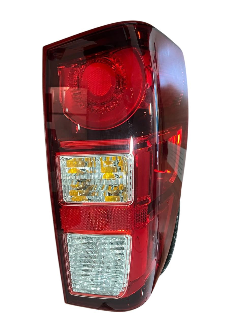 Farol Trasero Derecho Original Mazda BT50 3.0 2022+
